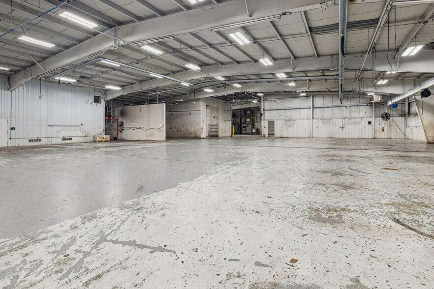 More Photos Of 6661 Huntley Rd, Columbus Warehouse For Lease