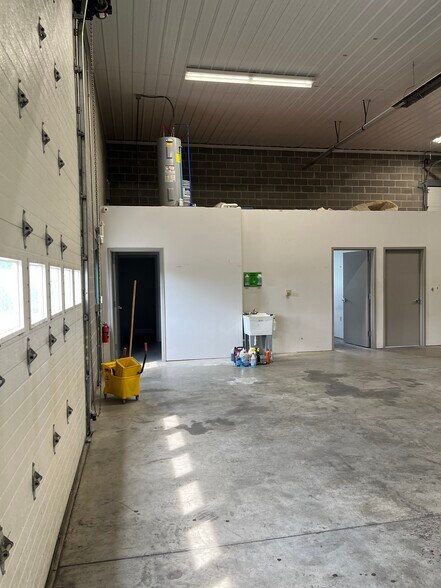 More Photos Of 2600 Commerce Pky, Lancaster Warehouse For Lease