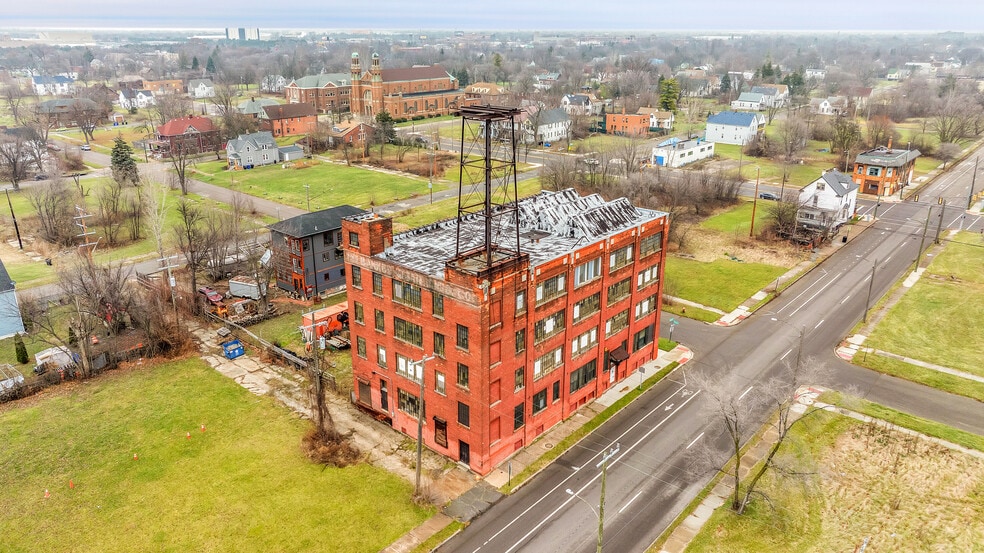 More Photos Of 2941 E Warren Ave, Detroit Apartments For Sale