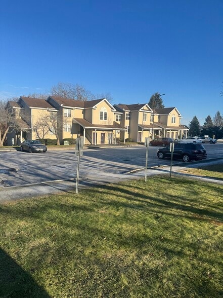 More Photos Of Capital Woods, Albany Apartments For Sale