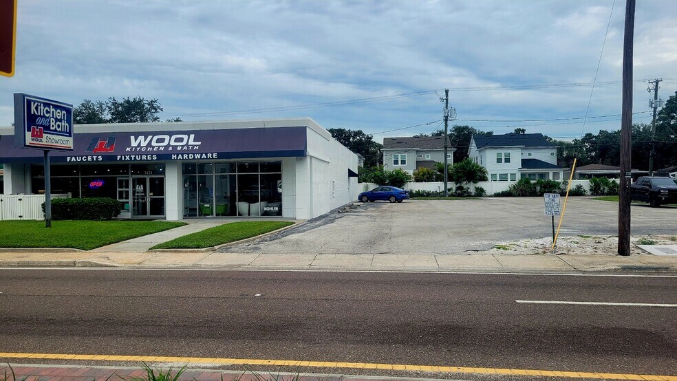 More Photos Of 3421 W Kennedy Blvd, Tampa Freestanding For Sale