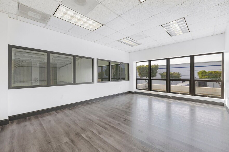 More Photos Of 2855 NW 75th Ave, Miami Warehouse For Lease