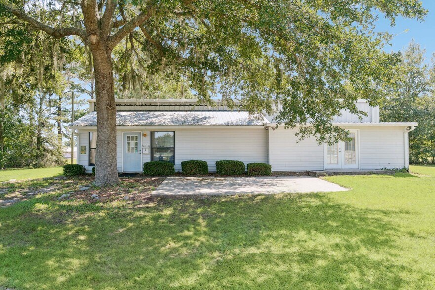 More Photos Of 26754 US-82, Waynesville Light Distribution For Sale