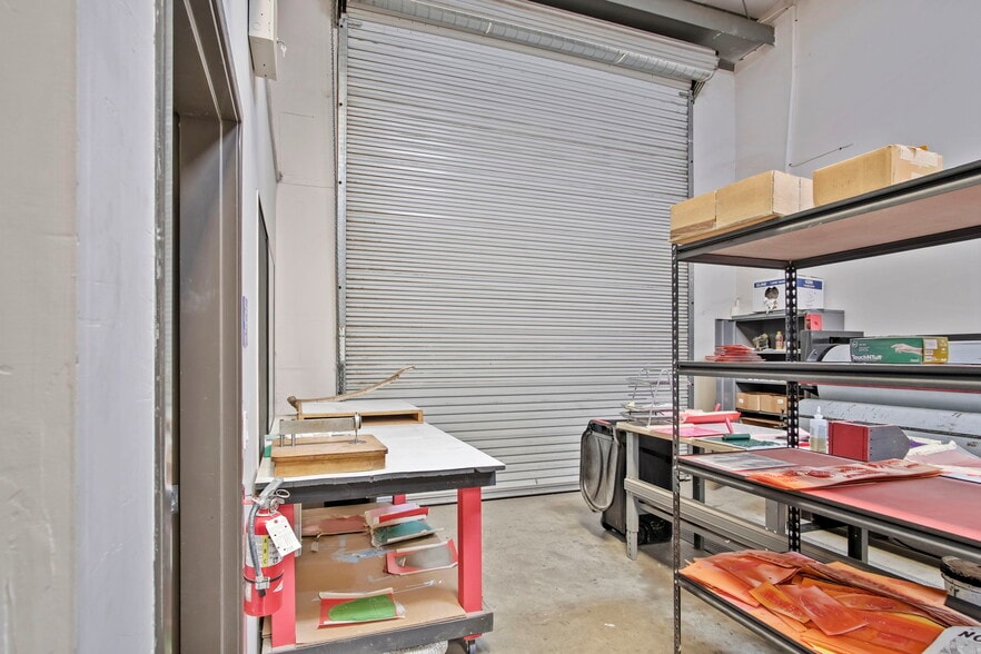 More Photos Of 2250-2298 MaryAnne Dr, Turlock Manufacturing For Sale