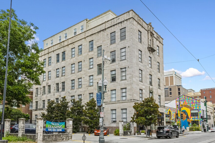 More Photos Of 703 Carondelet St, New Orleans Apartments For Sale