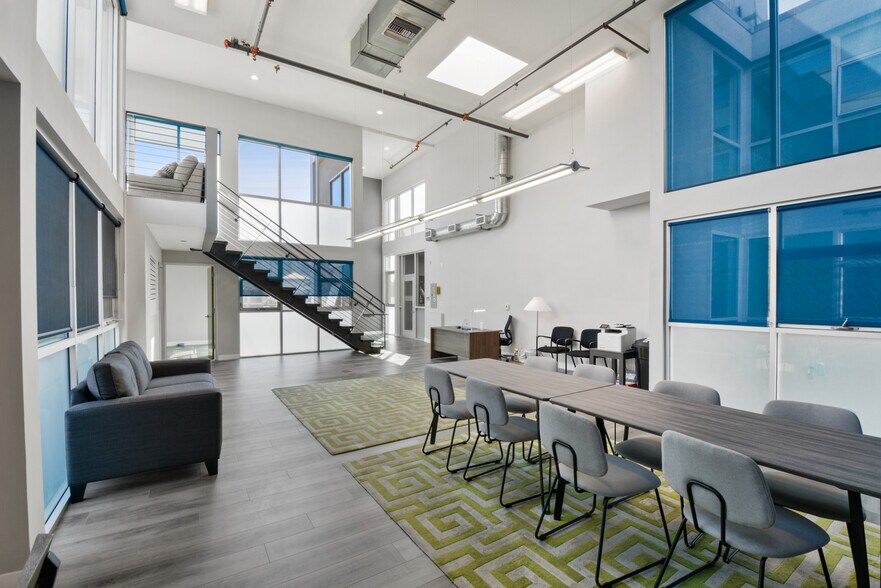 More Photos Of 2332 Cotner Ave, Los Angeles Loft Creative Space For Lease