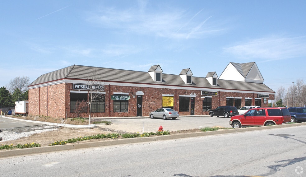 More Photos Of 1741-1771 NW Burdett Xing, Blue Springs Unknown For Lease