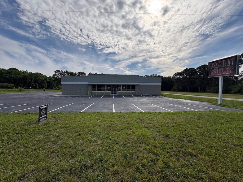 More Photos Of 10067 Main St, Castalia Freestanding For Lease