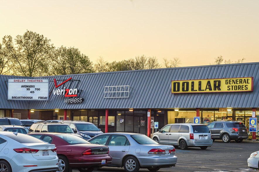 More Photos Of 300-499 Downtowner Plz, Coshocton General Retail For Sale