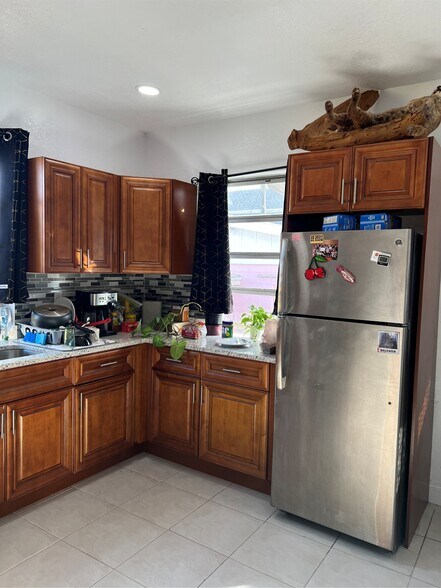 More Photos Of 2021 Thrace St, Tampa Office Residential For Sale