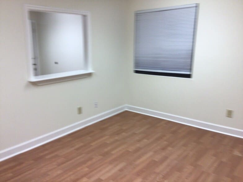 More Photos Of 2024 Arkansas Valley Dr, Little Rock Office For Lease