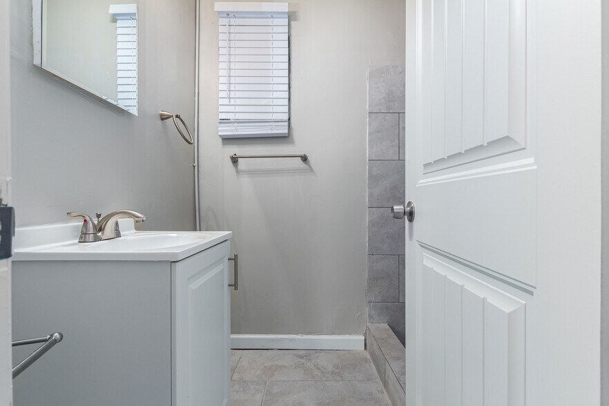 More Photos Of 120 E 33rd St, Tucson Apartments For Sale