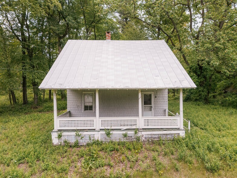 More Photos Of 37-60 Blackburn Rd, Selkirk Apartments For Sale