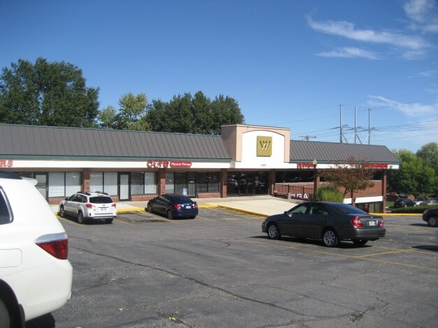 More Photos Of 10400 W 103rd St, Overland Park Storefront For Lease