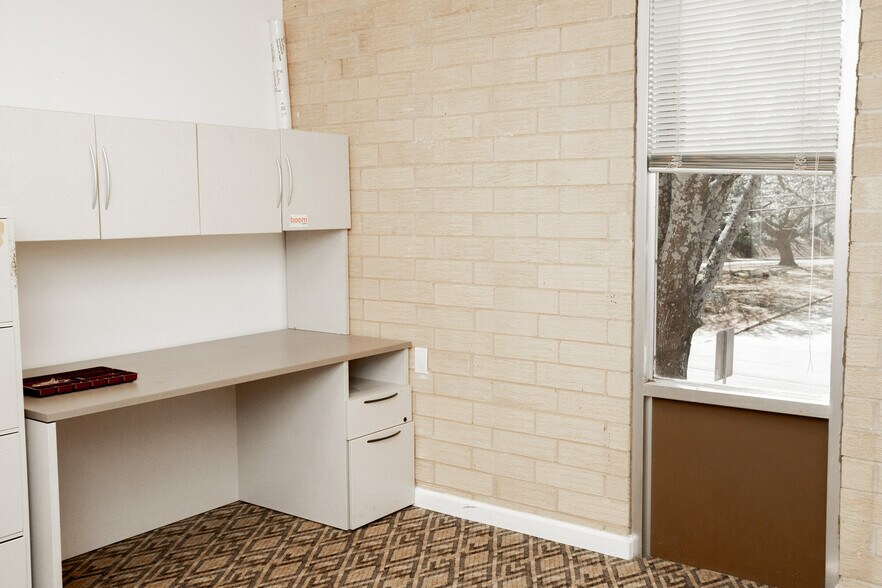 More Photos Of 337 S Milledge Ave, Athens Office For Sale