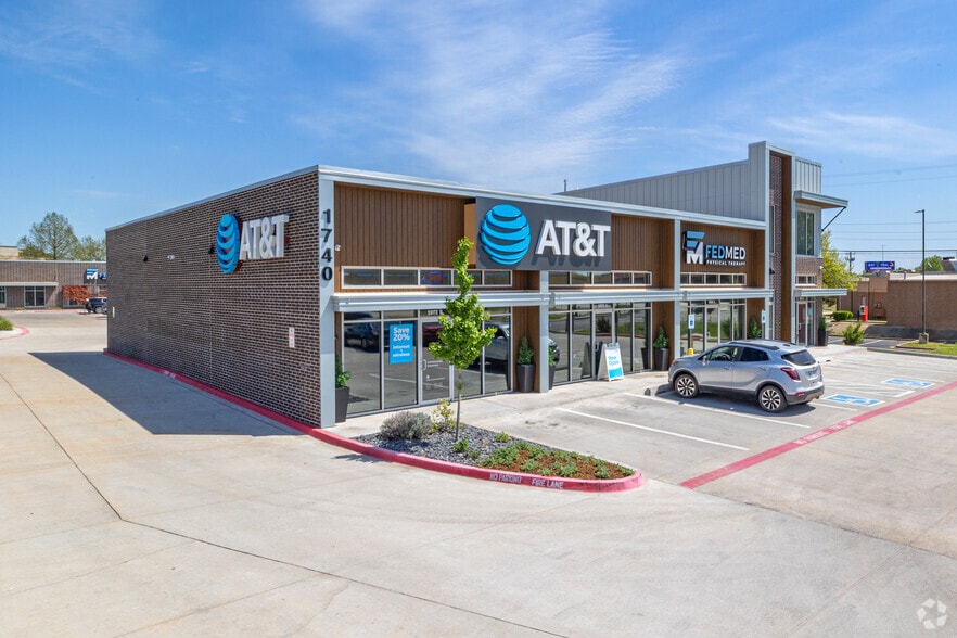 More Photos Of 1740 S Sooner Rd, Midwest City General Retail For Lease