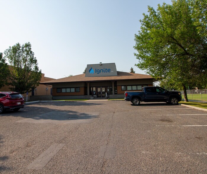 More Photos Of 401 21A St N, Lethbridge Office For Sale