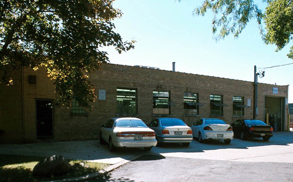 More Photos Of 5707 N Northwest Hwy, Chicago Manufacturing For Sale