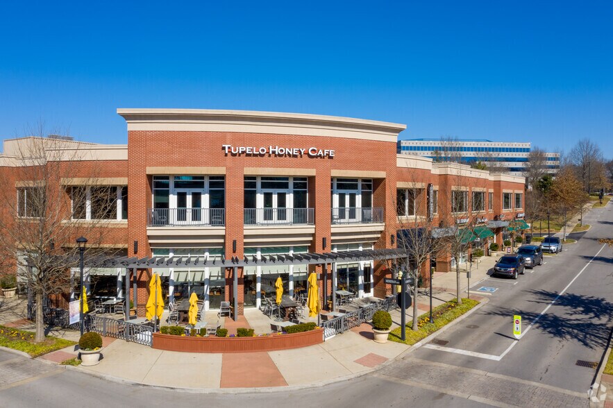 More Photos Of 2000 Meridian Blvd, Franklin Storefront Retail Office For Lease