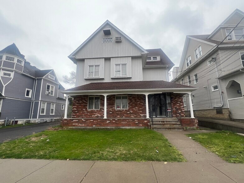 More Photos Of 387 Clinton Ave, Bridgeport Office Residential For Sale