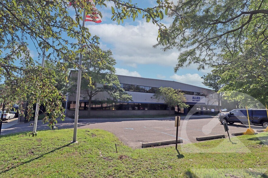 Primary Photo Of 1801-1725 Howard St, Detroit Manufacturing For Lease