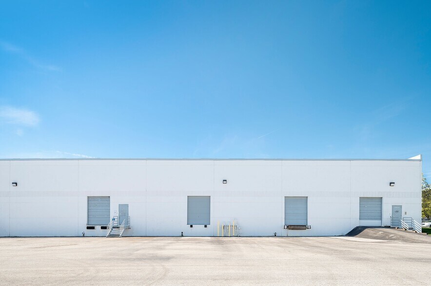 More Photos Of 11850 Baltimore Ave, Beltsville Flex For Lease