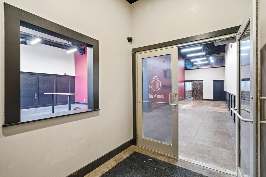 More Photos Of 6601 43 St, Lloydminster Storefront Retail Office For Sale