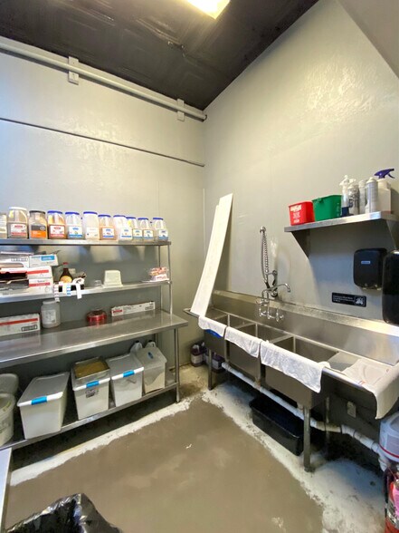 More Photos Of 111 E Archer St, Jacksboro Restaurant For Lease