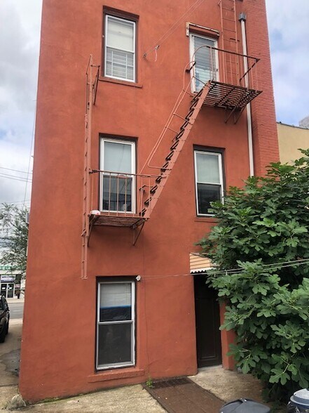 More Photos Of 3183 E Tremont Ave, Bronx Office For Sale