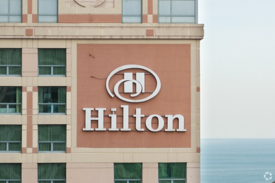More Photos Of 198 E Delaware Pl, Chicago Hotel For Lease