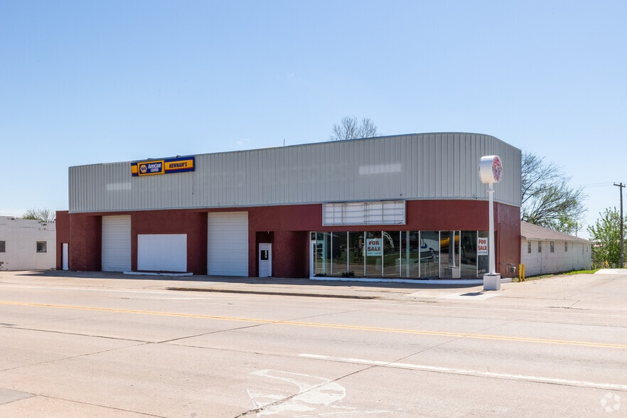 Primary Photo Of 718 W Main St, Stroud Service For Sale