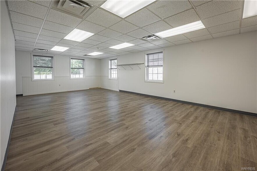 More Photos Of 6115 1st St, Newfane Office For Sale