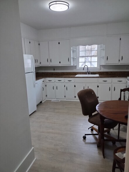 More Photos Of 119 W Main St, Youngsville Freestanding For Lease