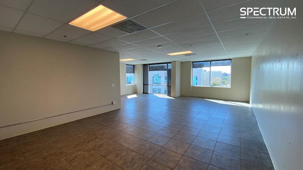 More Photos Of 28522-28528 Constellation Rd, Valencia Warehouse For Lease