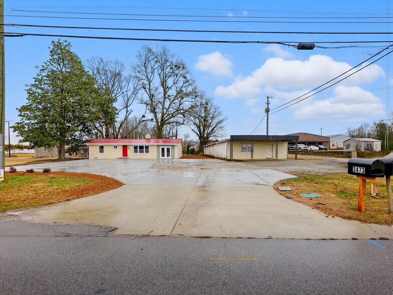 More Photos Of 3473 Atlanta Hwy, Flowery Branch Office For Sale