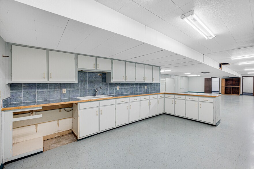 More Photos Of 1003 Liberty Ln, Pueblo Religious Facility For Sale