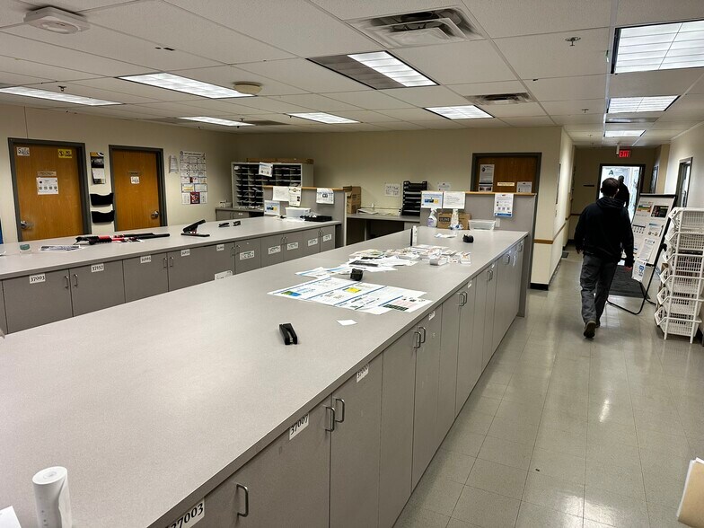 More Photos Of 2350-2400 Northridge Dr, Kaukauna Manufacturing For Sale