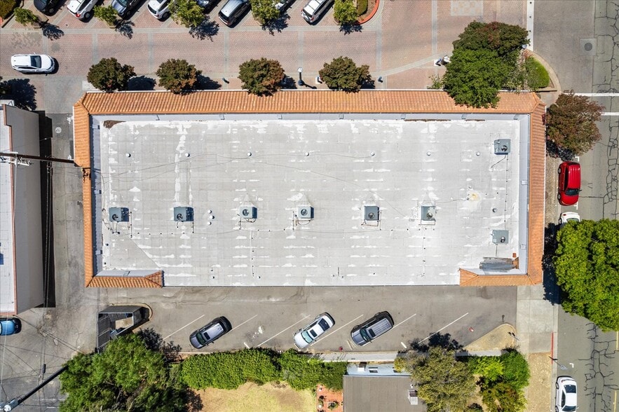 More Photos Of 945 Empire St, Fairfield Freestanding For Sale