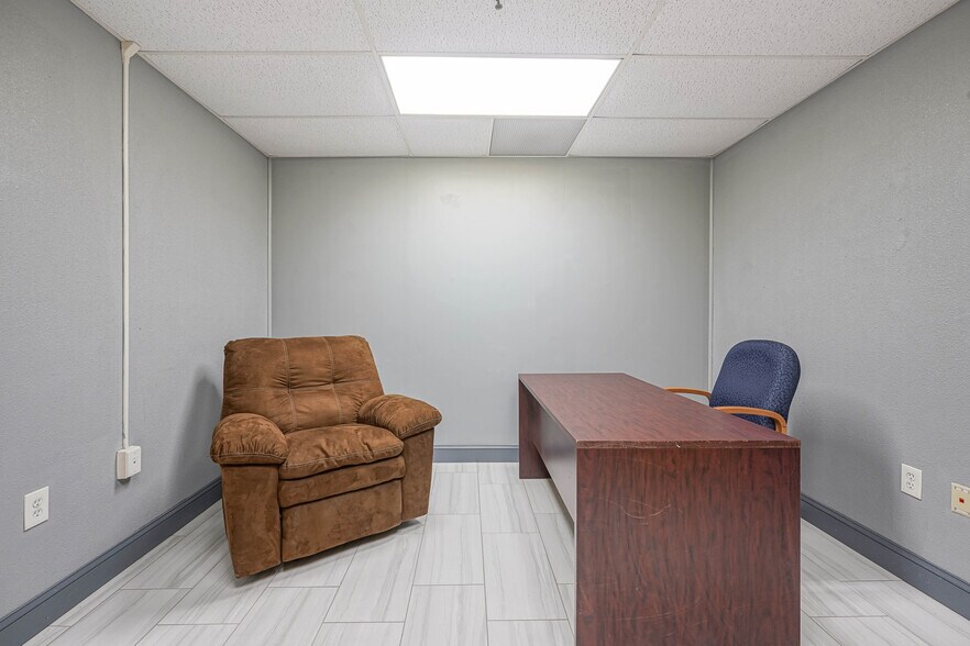 More Photos Of 49 Ironside Ct, Willingboro Manufacturing For Lease