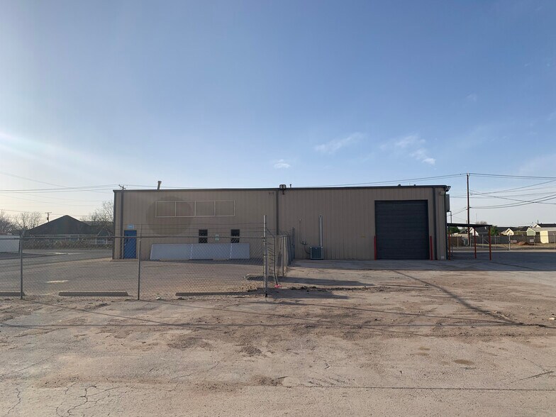 More Photos Of 1622 W 2nd St, Odessa Warehouse For Lease