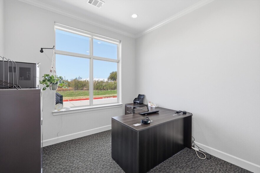 More Photos Of 3121 Bailey Dr, Fort Worth Office For Lease