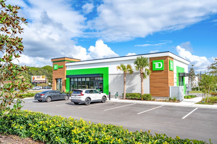 More Photos Of 83 Towne Center Blvd, Sanford Freestanding For Sale