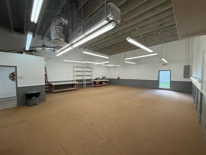 More Photos Of 100-112 SW 5th St, Pompano Beach Warehouse For Lease