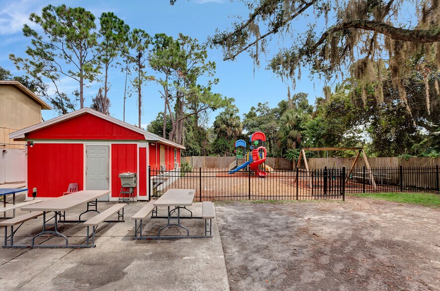More Photos Of 8001 Sheldon Rd, Tampa Daycare Center For Sale