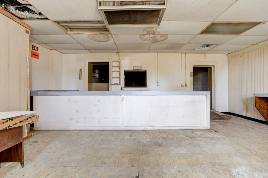 More Photos Of 1923 N Lottie Ave, Oklahoma City Storefront For Sale