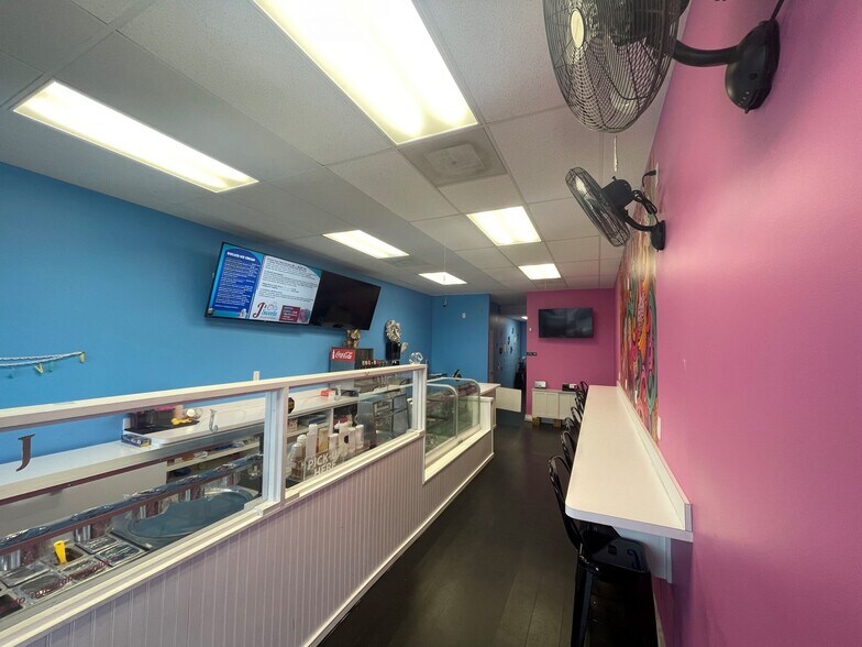 More Photos Of 250 Englar Rd, Westminster Unknown For Lease