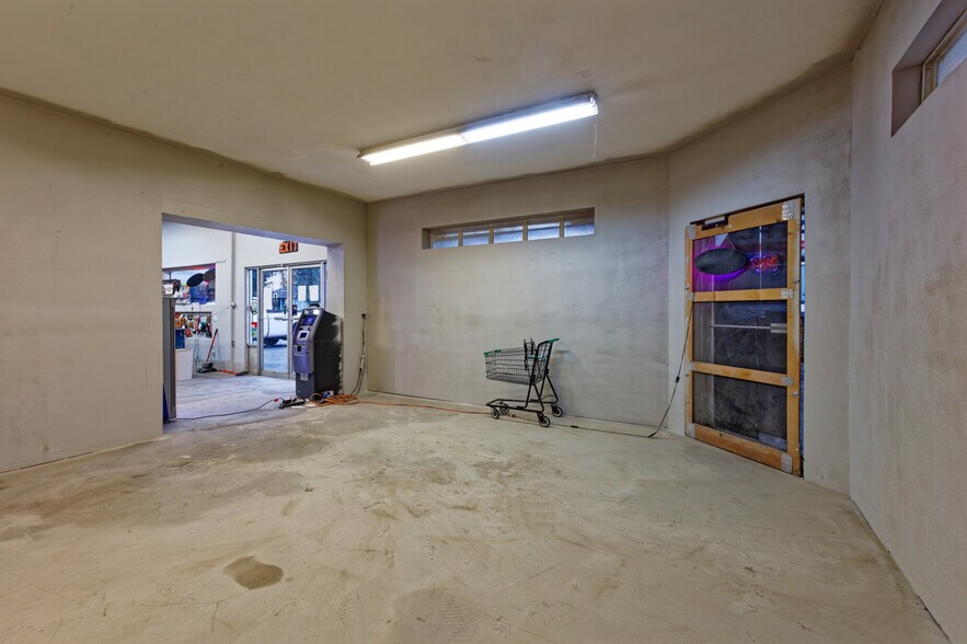 More Photos Of 112 Main St, Elma Flex For Sale