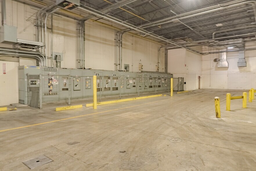 More Photos Of 4611 Wiseman Blvd, San Antonio Manufacturing For Sale