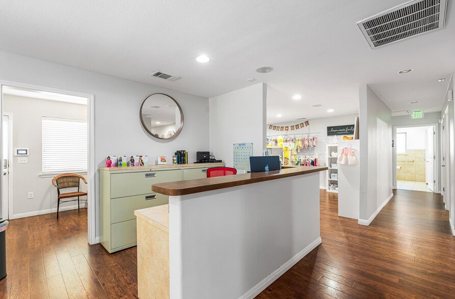 More Photos Of 4611 Menchaca Rd, Austin Medical For Sale