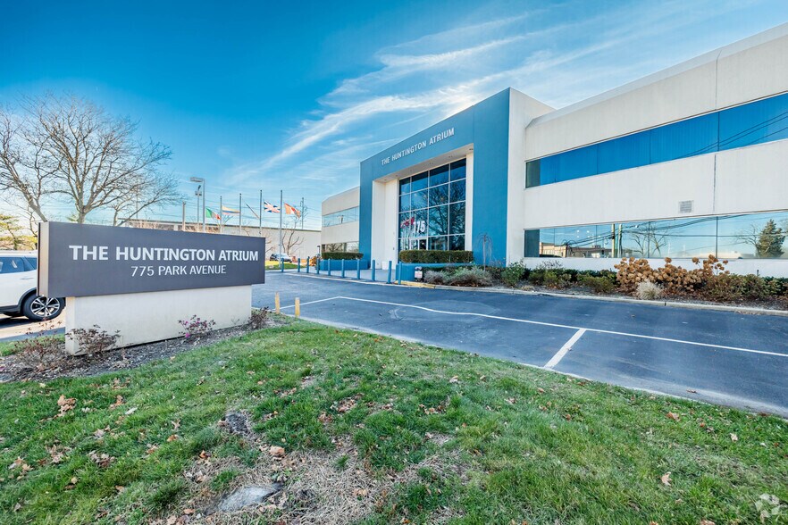 More Photos Of 775 Park Ave, Huntington Medical For Lease
